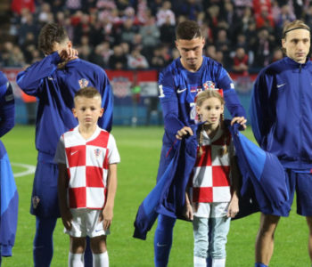 Vatreni rutinski i bez problema prošetali kvalifikacijama, a evo koliko bi milijuna trebalo sjesti na račun HNS-a Vatreni rutinski i bez problema prošetali kvalifikacijama, a evo koliko bi milijuna trebalo sjesti na račun HNS-a