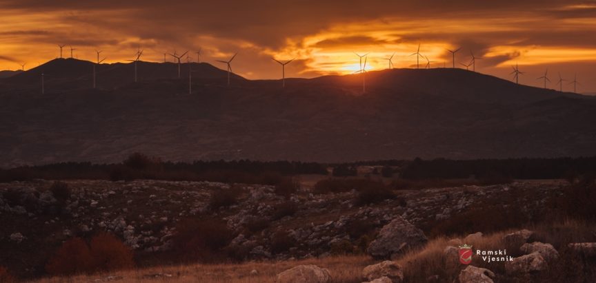 DUVANJSKE VJETRENJAČE: HDZ napao sam sebe