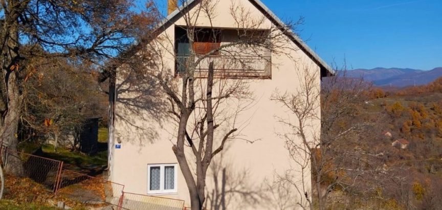 Na prodaju kuća s okućnicom