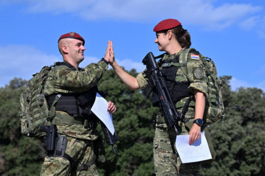 Ročnici će u Hrvatskoj rukovati oružjem i dronovima, čeka ih plaća i slobodan vikend za najbolje