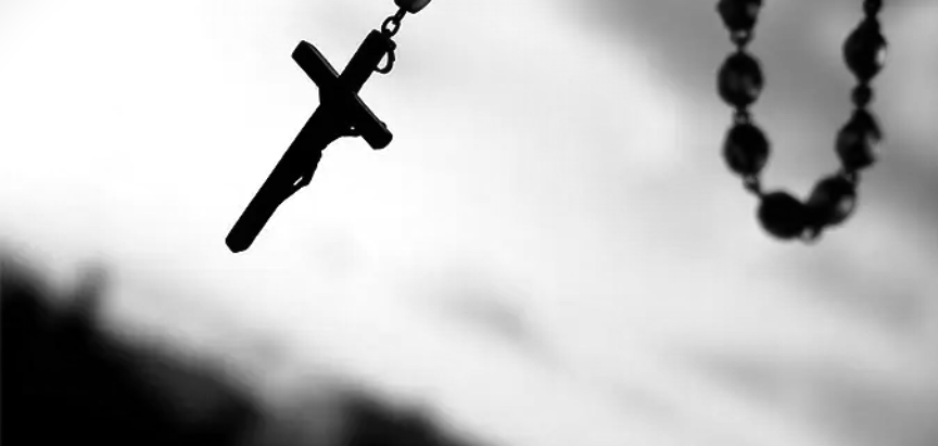 ŠOK U HRVATSKOJ: Utemeljitelj vjerskog društva uhićen zbog silovanja djevojke koja je skrbila o njemu