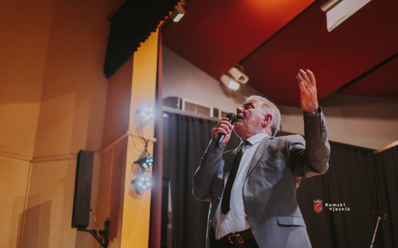 Koncert i izložba “Mom gradu na dar” održani u Domu kulture