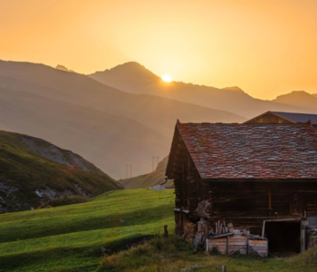 U najvišem selu zapadne Europe, na 2126 metara nadmorske visine,  živi samo šest obitelji