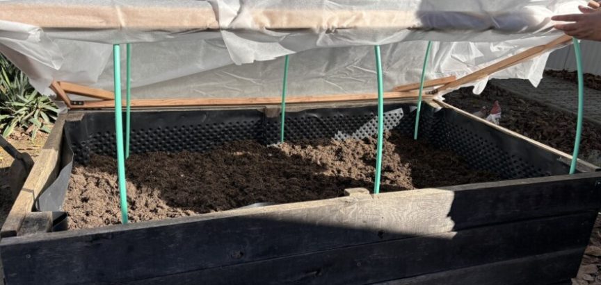 Kako produžiti vrtlarsku sezonu postavljanjem jednostavnog plastenika