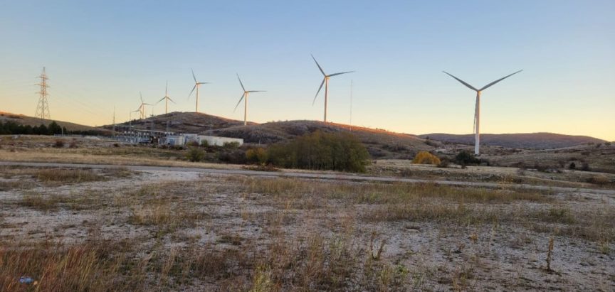 Građani zahtijevaju hitnu obustavu radova na vjetroelektranama Baljci, Tušnica i Oštrc