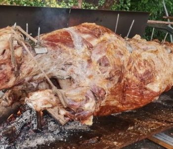 RUŽIČASTA BIH: Vlada peče vola