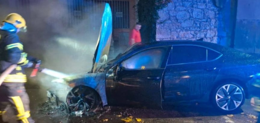 Zapaljeno službeno vozilo gradonačelnika Mostara