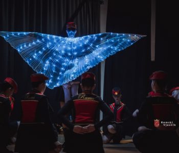 KATARININA BOŽIĆNA BAJKA: Mažoretkinje Rama i Udruga “Srce za djecu” podsjetili na snagu dobrote i vjeru u čuda