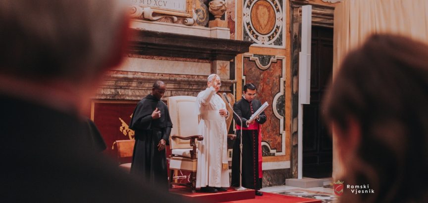 Papa Lav XIV upozorio da bi utrka u razvoju AI-ja mogla postati nova ‘Kula Babilonska’