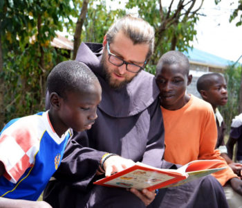 Fra Miro Babić iz Bugojna već 20 godina pomaže siromašnima u Africi i brine o 16 crkvi