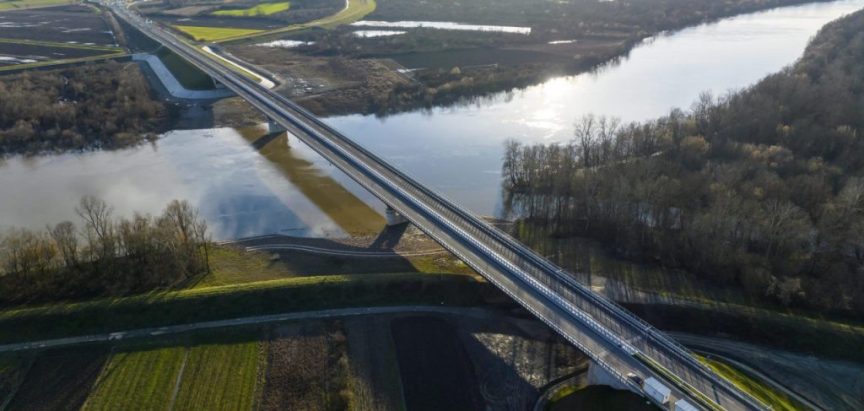 Most na granici  BiH i Hrvatske  sagrađen je prije četiri godine, još nije pušten, a kad će ne zna se