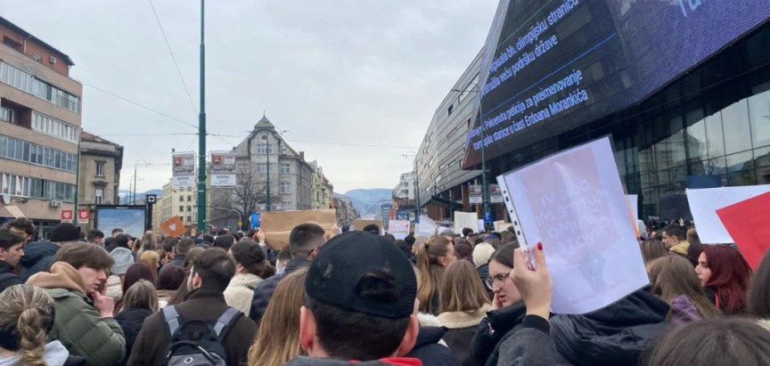 Novi prosvjedi u Sarajevu, mladi blokirali prometnice