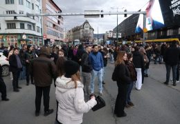 Nastavljaju se prosvjedi u Sarajevu i peti dan, studenti iz Srbije poslali poruku: ‘Bol koju osjećate dobro poznajemo’