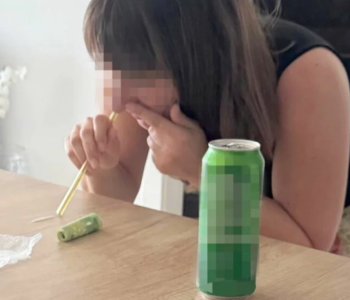 Liječnica hitne medicine snimljena kako šmrče kokain