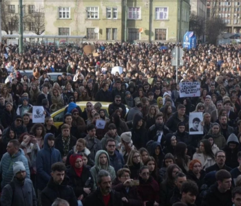 Četvrti dan prosvjeda u Sarajevu, građani traže ostavke odgovornih