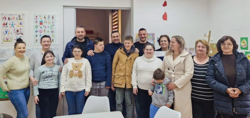 Navijači Dinama uručili vrijednu novčanu donaciju udruzi Djeca nade