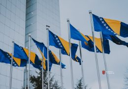 Stabilnost u BiH krhka, političke blokade i tenzije prijete institucijama