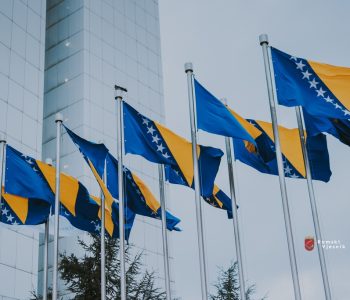 Stabilnost u BiH krhka, političke blokade i tenzije prijete institucijama