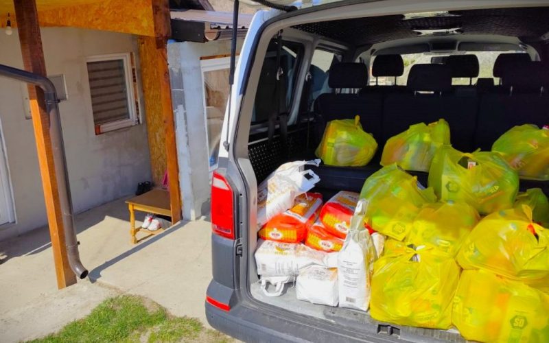 Crveni križ općine Prozor-Rama uoči blagdana podijelio pakete socijalno ugroženim stanovnicima