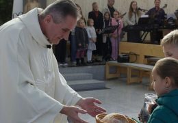 Kako češki katolici skupljaju sredstva za uzdržavanje svojih svećenika