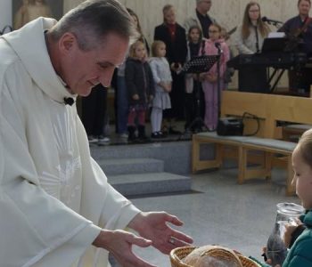 Kako češki katolici skupljaju sredstva za uzdržavanje svojih svećenika