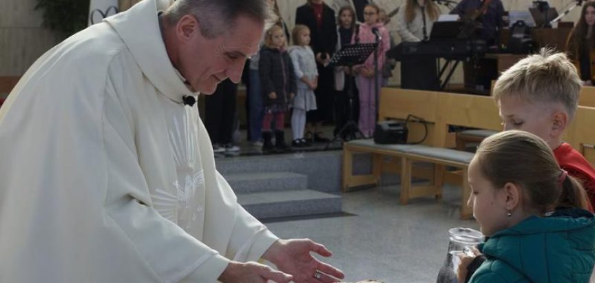 Kako češki katolici skupljaju sredstva za uzdržavanje svojih svećenika