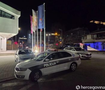 Neredi zbog grafita u Stocu, policija stavila stanje pod kontrolu