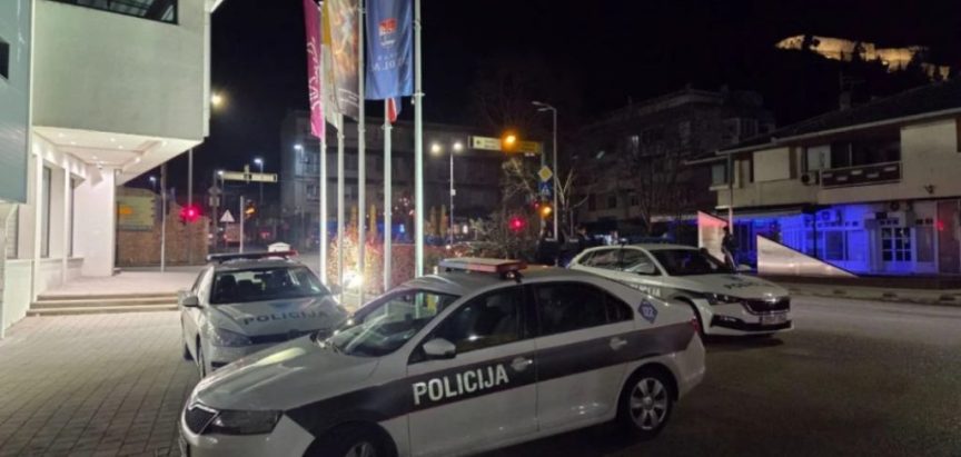 Neredi zbog grafita u Stocu, policija stavila stanje pod kontrolu