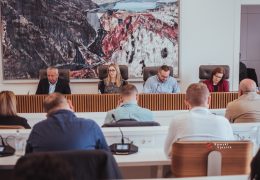 RNS: Glavni moto igrokaza je navodna „zaštita gospodarstvenika Rame“.