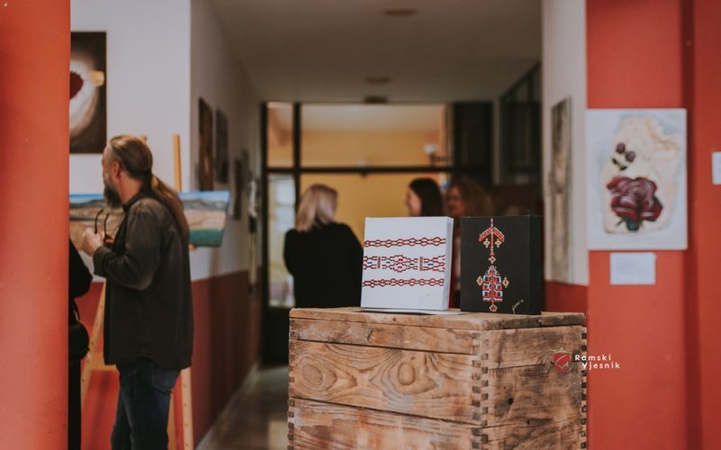 Svečano otvorena izložba “Svetom Josipu na dar” autorice Ljubice Šakote Kroos