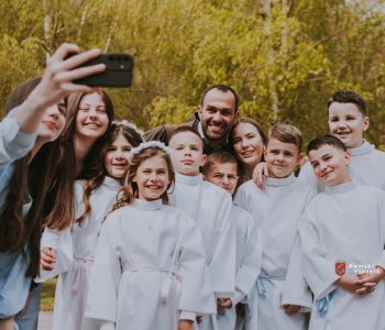 Prvu pričest u župi Gračac primilo sedam prvopričesnika