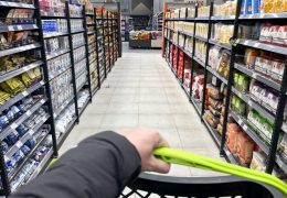 Rastu troškovi hrane, gradnje i proizvodnje, vlast i političari potpuno nesposobni