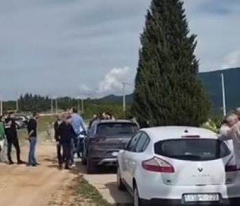 Zbog mise na groblju morala reagirati policija