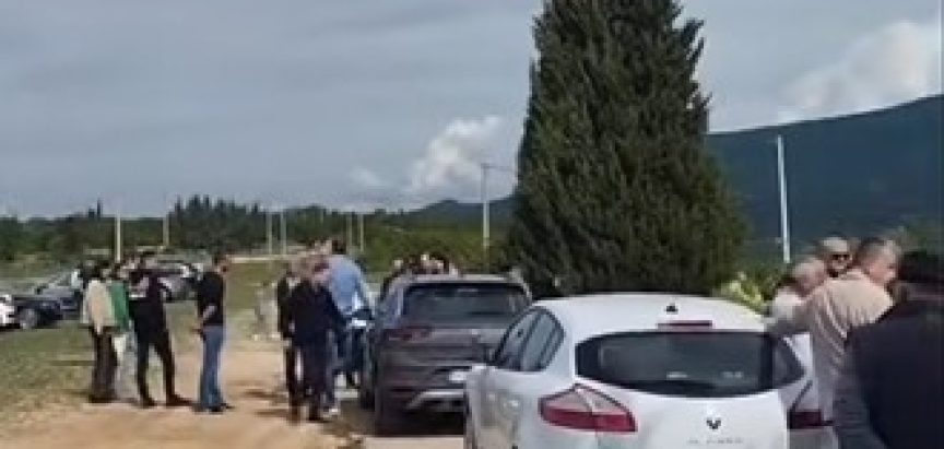 Zbog mise na groblju morala reagirati policija