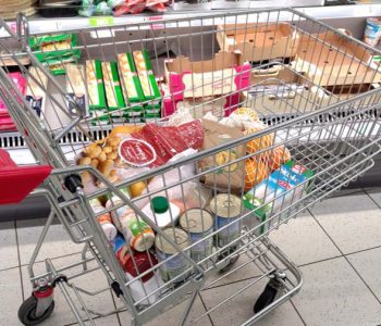 Obitelji u BiH najviše novca izdvajaju za hranu, za preživljavanje potrebno 3.300 KM