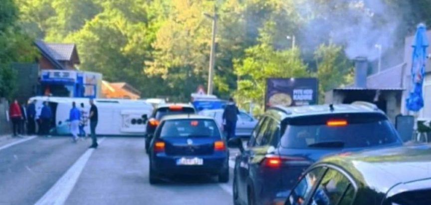 Zbog prometne obustavljen promet na M-17 između Jablanice i Konjica