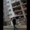 Već se duže od stoljeća u Venezueli nije dogodio potres jačine onog koji je u srijedu pogodio zemlju, prema prema podacima Američkog geološkog zavoda.  Najveći potres u Venezueli ikad zabilježen dogodio se 1900. godine, kada je potres magnitude 7,7 po Richteru pogodio sjevernu obalu Venezuele, blizu glavnog grada Caracasa. Epicentar tog potresa bio je udaljen samo nekoliko stotina kilometara od epicentra najnovijeg potresa, piše CNN.  Reuters također javlja da je venezuelska naftna infrastruktura, unatoč potresima, ostala uglavnom netaknuta, budući da većina gradova koji su prijavili veću štetu nema ključna naftna postrojenja.