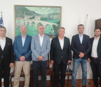 Hrvatska banka za obnovu i razvitak obišla radove na čitaonici u Kostajnici