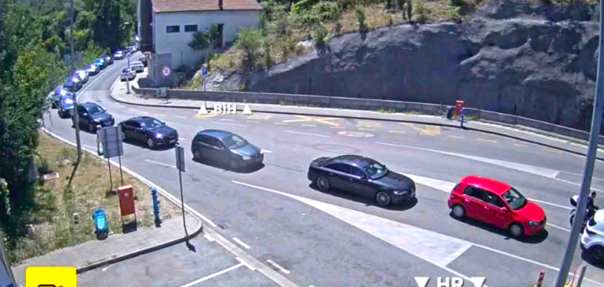 Duga čekanja na izlazu iz BiH, na Doljanima kolona od granice do granice