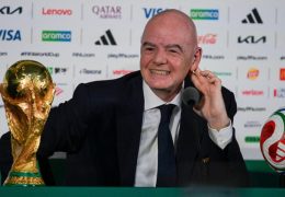 Infantino pretvara finale SP-a u cirkus, pauza bi mogla trajati pola sata, navijači su bijesni!