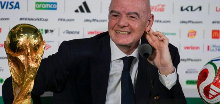 Infantino pretvara finale SP-a u cirkus, pauza bi mogla trajati pola sata, navijači su bijesni!