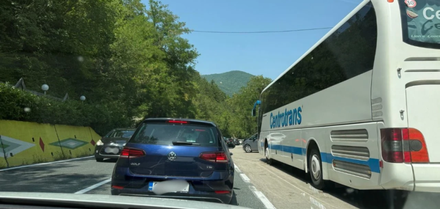 Preko M-17 puževim korakom, kilometarske kolone od Jablanice prema Mostaru