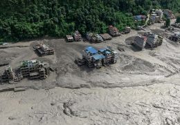 KATASTROFA U NEPALU Silovita bujica izbrisala cijela naselja, nestale stotine ljudi, među njima je gotovo 300 turista