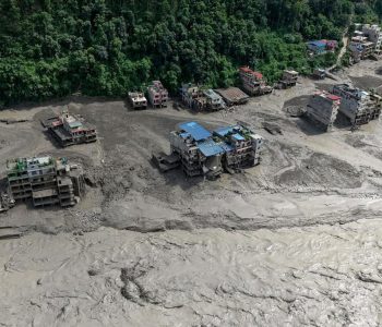 KATASTROFA U NEPALU Silovita bujica izbrisala cijela naselja, nestale stotine ljudi, među njima je gotovo 300 turista