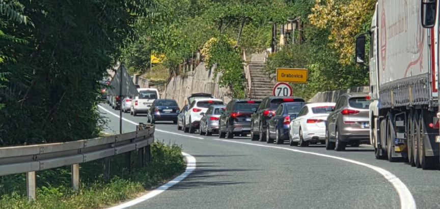 BIHAMK: Izrazito pojačan promet na M-17: Gužve od Bradine prema Konjicu i Jablanici, dodatno usporavaju radovi