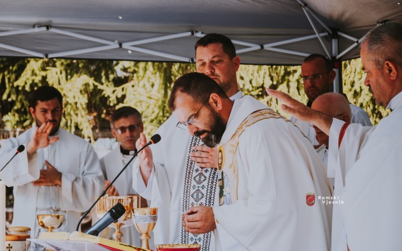 RABBUNI! | Don Josip Soldo pred oltarom započeo svoj svećenički put