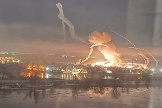 Ukrajinci napali sa skoro 1.000 dronova ruski teritorij
