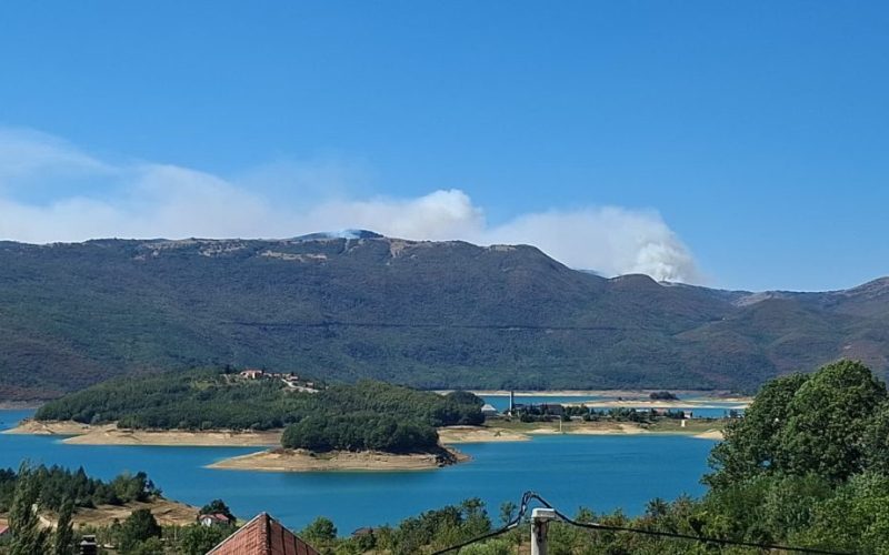Hrvatski kanaderi stižu gasiti požar u Rami