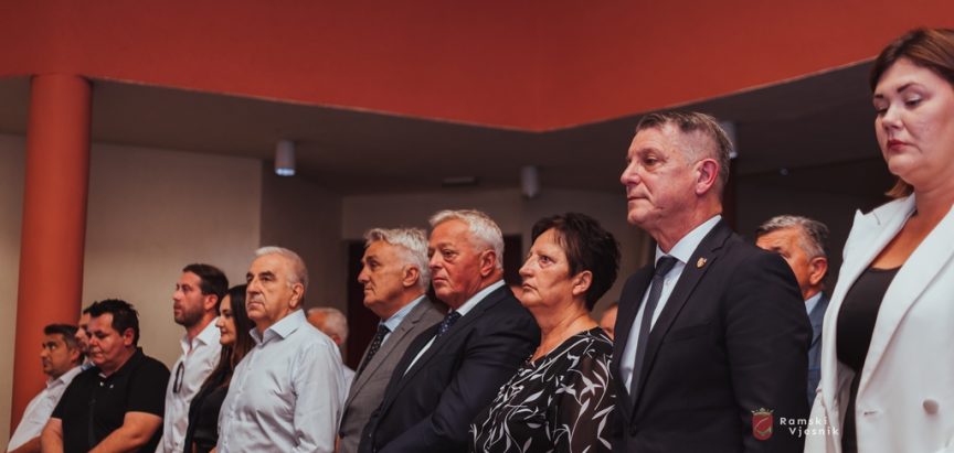 Pero Previšić podnio ostavku