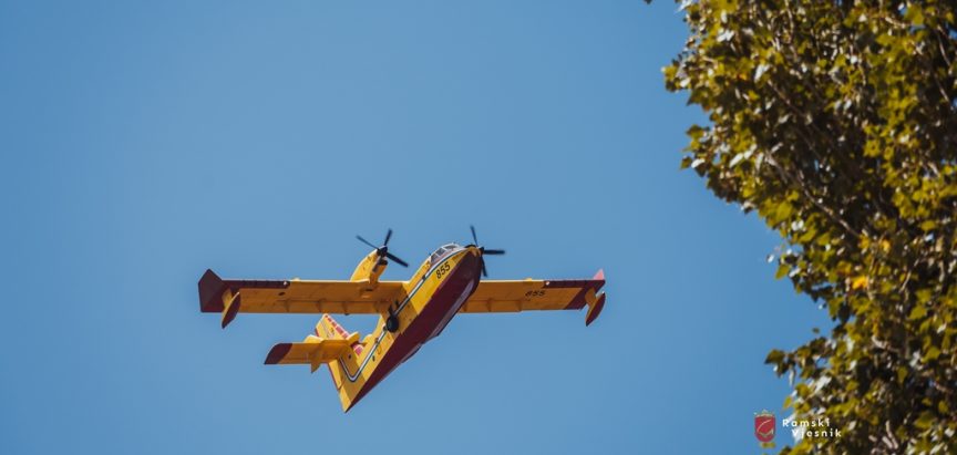 Kanaderi ponovno stižu na Blidinje, požar je i dalje aktivan